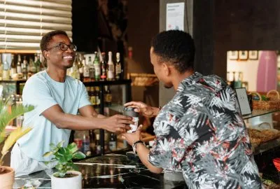 Customer Retention: Mengapa Pelanggan Setia Itu Penting dan Cara Mempertahankannya