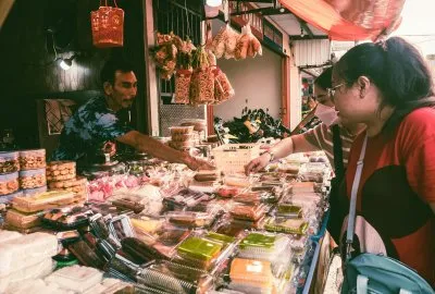 Strategi Bisnis Lokal untuk Meningkatkan Pendapatan