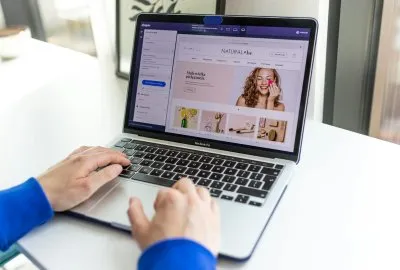 Mengapa Anda Membutuhkan Website Custom untuk Bisnis Anda