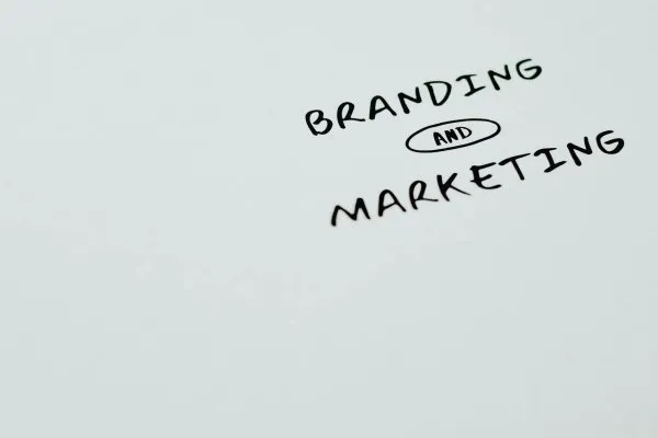 Membangun Branding Digital: Kunci Sukses di Era Modern