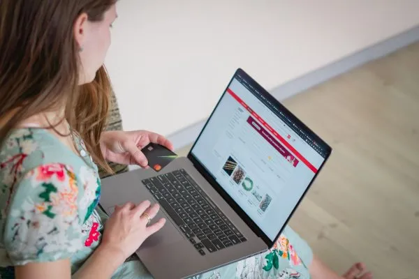Membangun Toko Online yang Sukses: Solusi Website yang Pas untuk Bisnis Anda