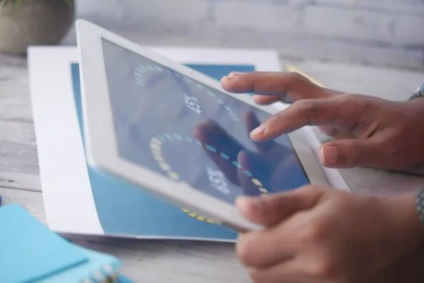 Meningkatkan Efisiensi Operasional Bisnis di Era Digital