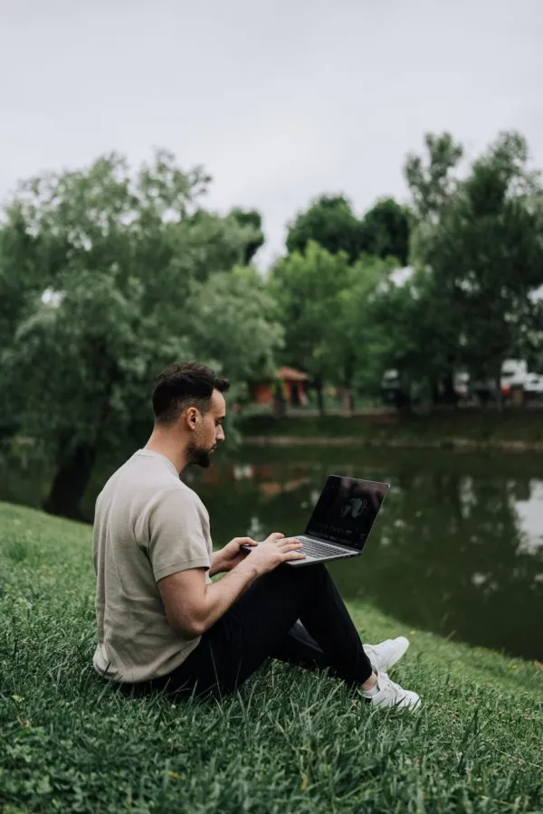 Panduan Sukses Remote Working: Menjadi Lebih Produktif di Era Digital