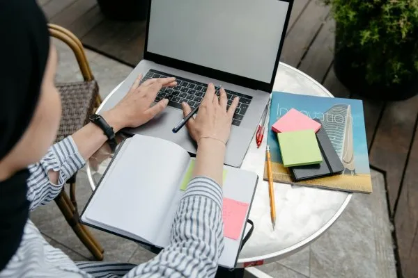 Remote Working: Strategi Produktivitas di Era Digital