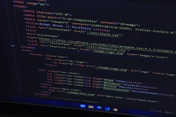 Meningkatkan Pengalaman Pengguna: Pentingnya UI/UX dalam Desain Website