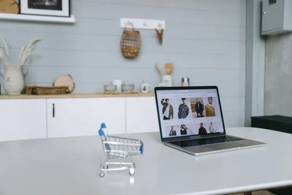 Membangun Website Toko Online yang Efektif: Strategi dan Solusi
